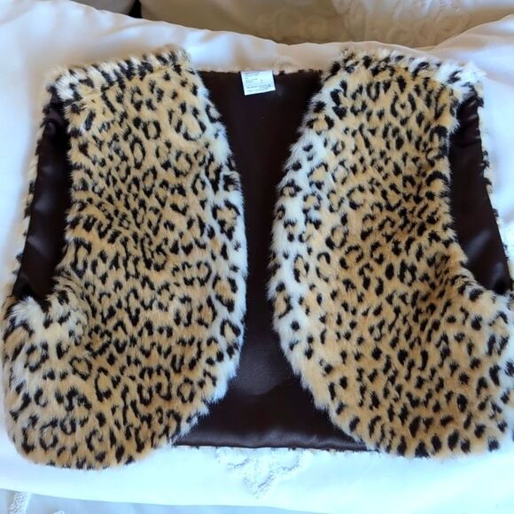 Girls Faux Fur Cheetah  🐆 Vest NWOT - Picture 9 of 9